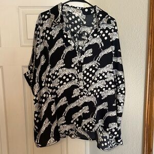 Stylish Black and White Tiger Print Women's Top